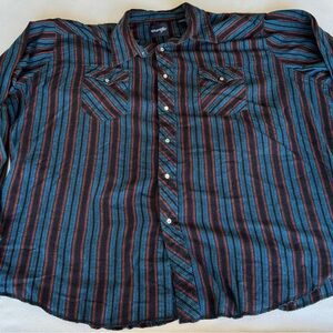 Wrangler Blue and Red Casual Button Down Shirt